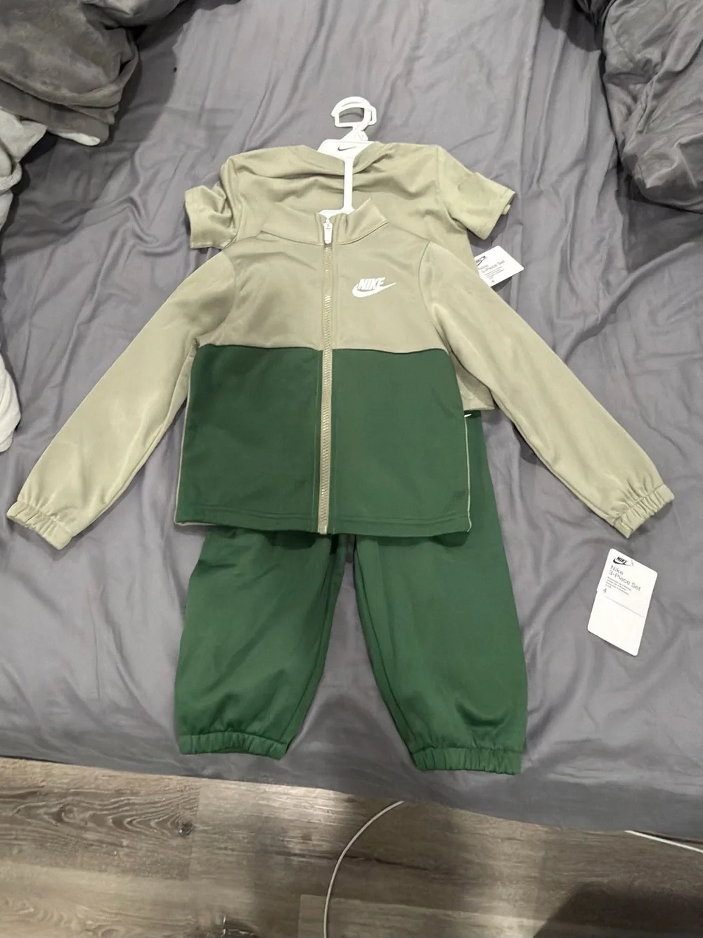 Nike Kids 3-Piece Two-Tone Olive & Forest Green Track Set